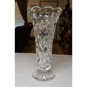 Beautiful Crystal Single Flower Bud Vase Intricate Design 7.5" tall